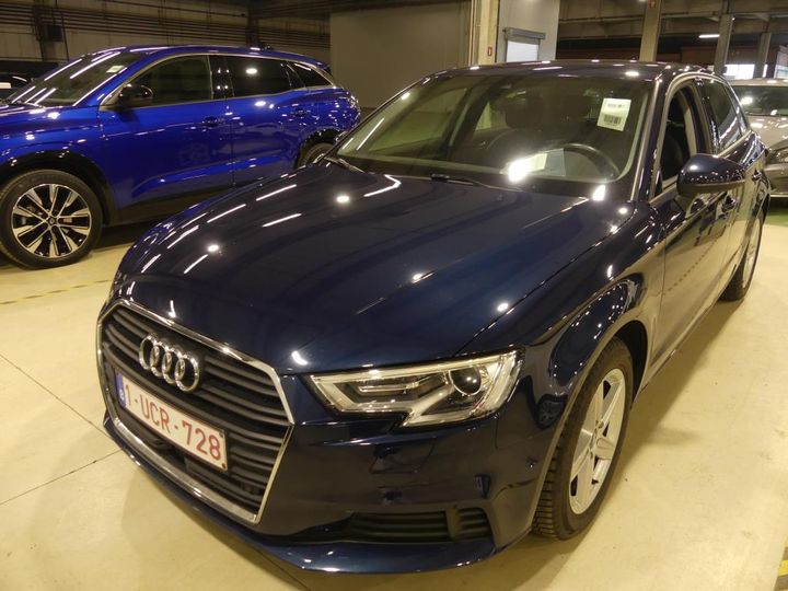 AUDI A3 SPORTBACK 2018 wauzzz8v3ja105335