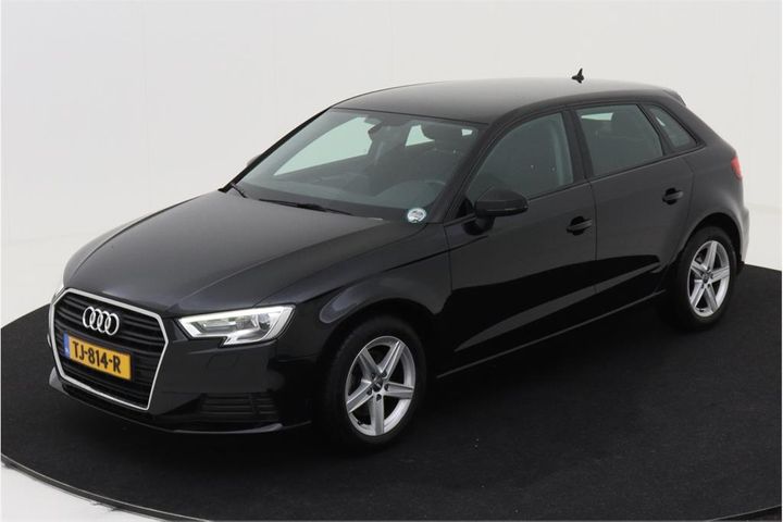 AUDI A3 SPORTBACK 2018 wauzzz8v3ja122300