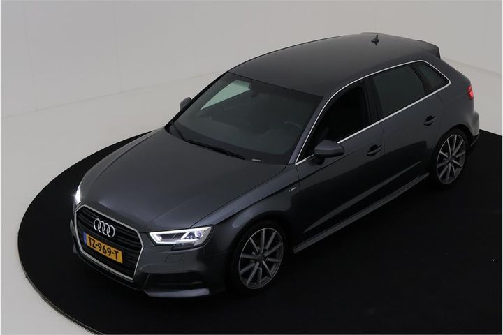 AUDI A3 SPORTBACK 2018 wauzzz8v3ja128677