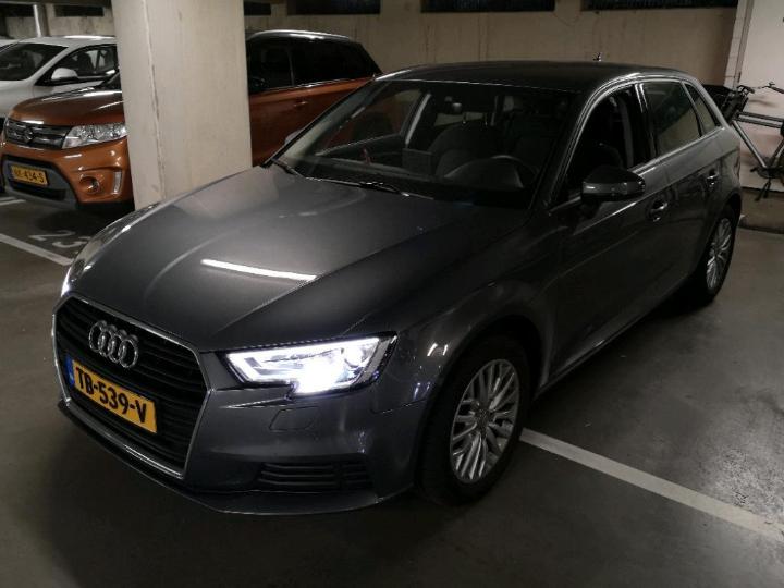 AUDI A3 SPORTBACK 2018 wauzzz8v3ja133362