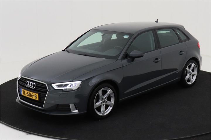 AUDI A3 SPORTBACK 2018 wauzzz8v3ja136939