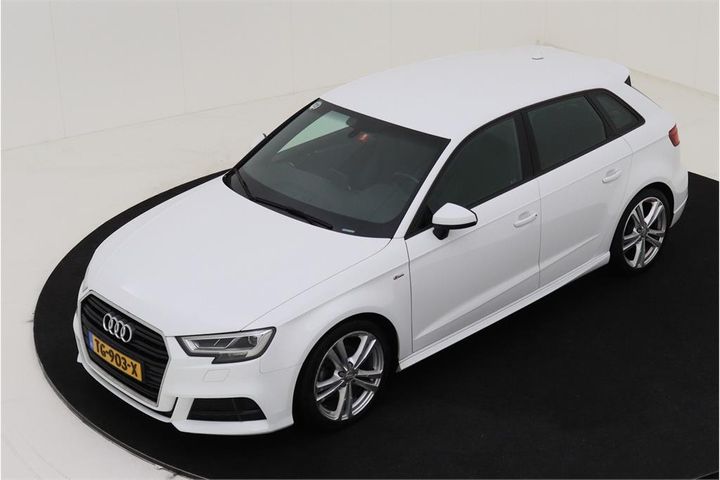 AUDI A3 SPORTBACK 2018 wauzzz8v3ja144345