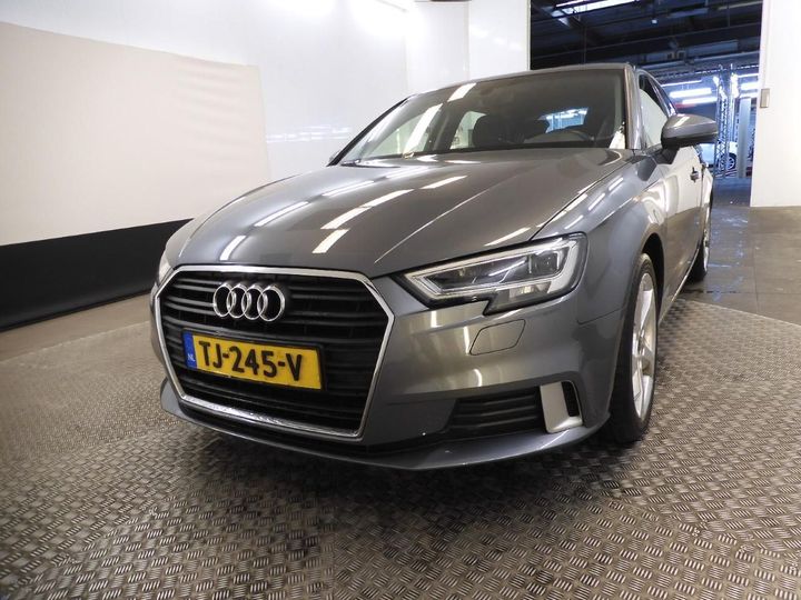 AUDI A3 SPORTBACK 2018 wauzzz8v3ja147214