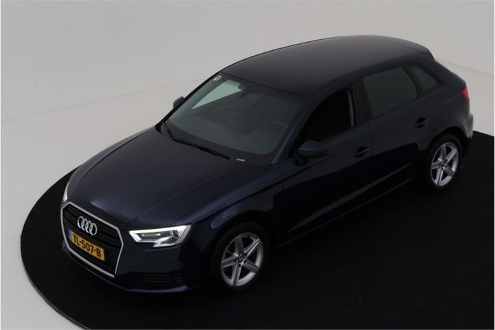 AUDI A3 SPORTBACK 2018 wauzzz8v3ja147343