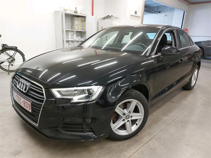 AUDI A3 BERLINE 2018 wauzzz8v4j1047526