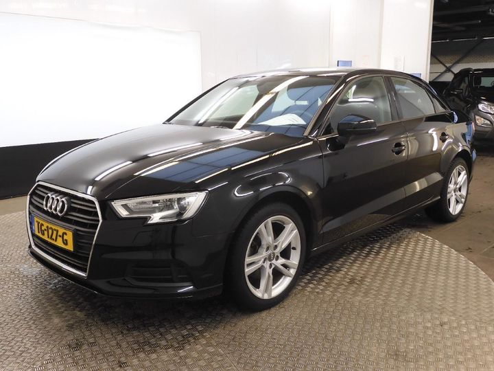 AUDI A3 LIMOUSINE 2018 wauzzz8v4j1092420