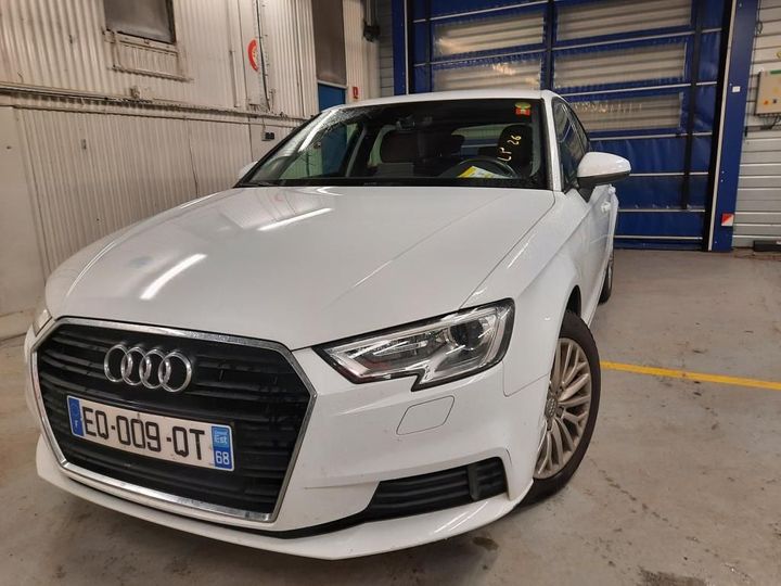 AUDI A3 SPORTBACK 2017 wauzzz8v4ja028667