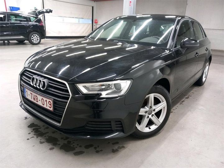 AUDI A3 SPORTBACK 2018 wauzzz8v4ja095947