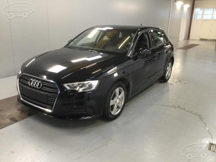 AUDI A3 SPORTBACK 2018 wauzzz8v4ja117851