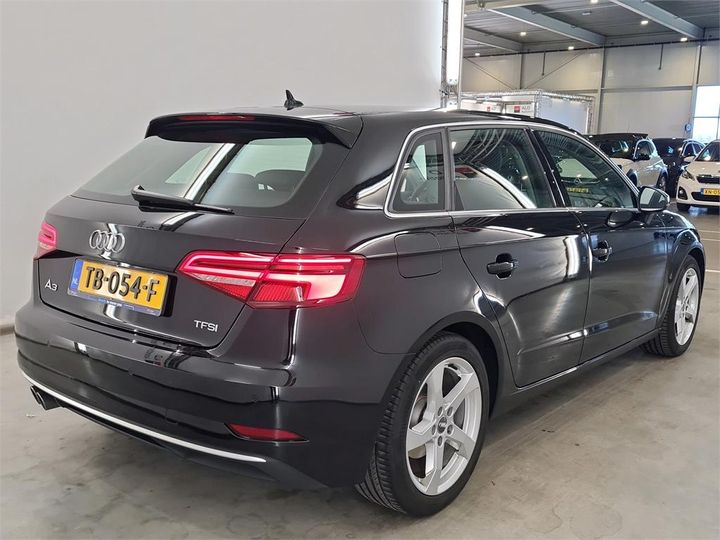 AUDI A3 SPORTBACK 2018 wauzzz8v4ja126226