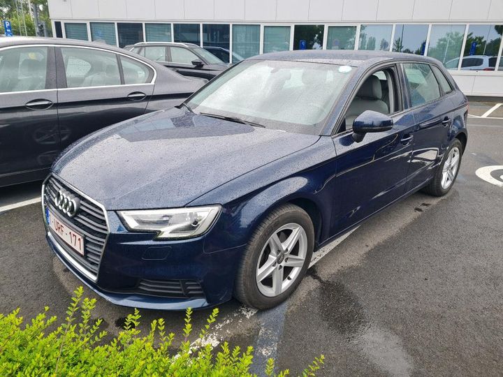 AUDI A3 SPORTBACK 2018 wauzzz8v4ja135282