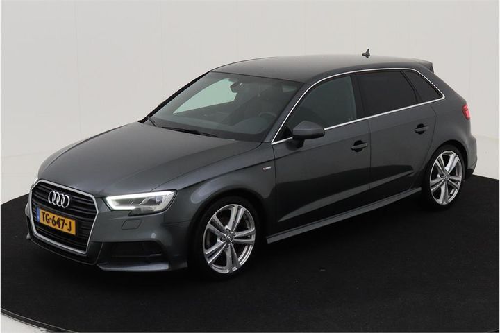 AUDI A3 SPORTBACK 2018 wauzzz8v4ja135718