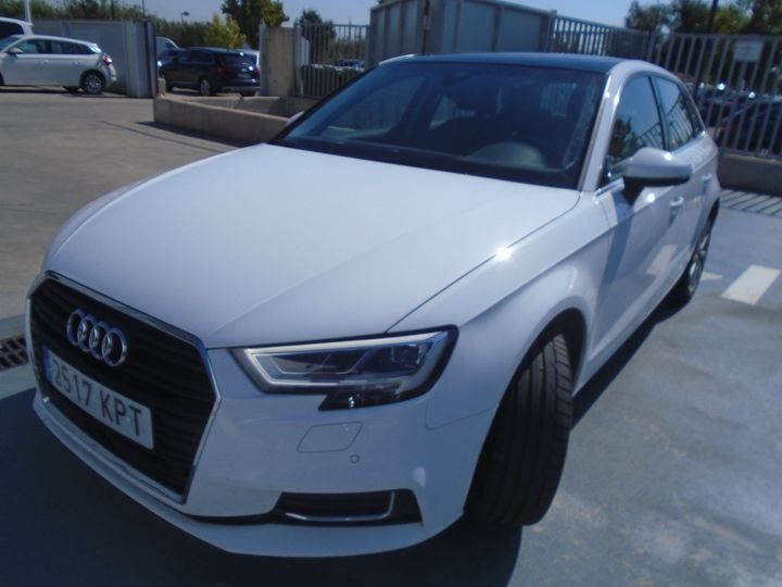 AUDI A3 2018 wauzzz8v4ja139302