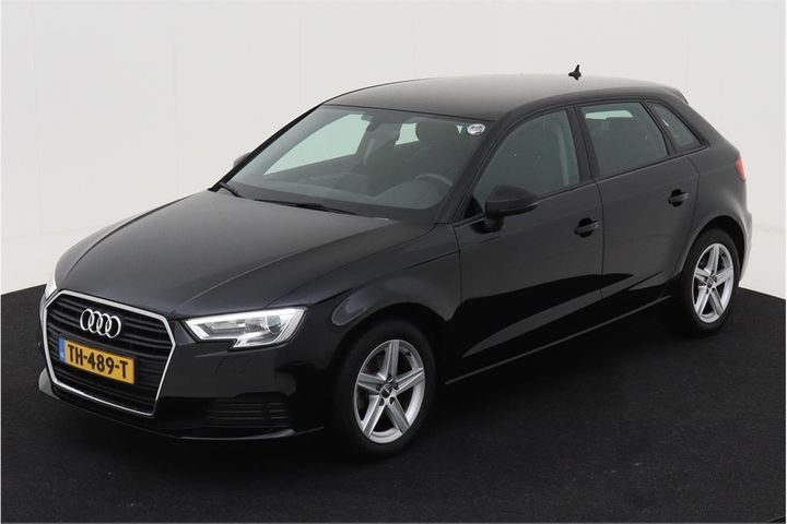 AUDI A3 SPORTBACK 2018 wauzzz8v4ja147576