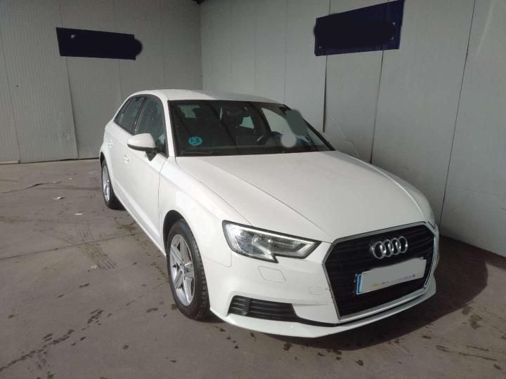 AUDI A3 2019 wauzzz8v4la025108