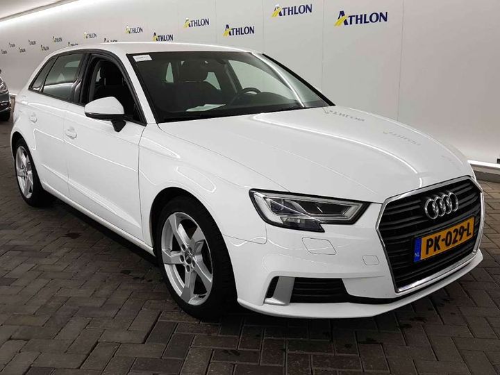 AUDI A3 SPORTBACK 2017 wauzzz8v5ja002451