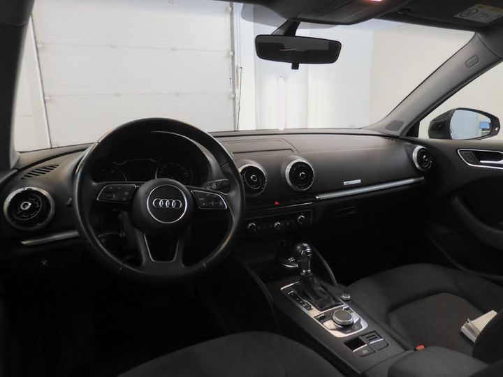 AUDI A3 SPORTBACK 2017 wauzzz8v5ja030539