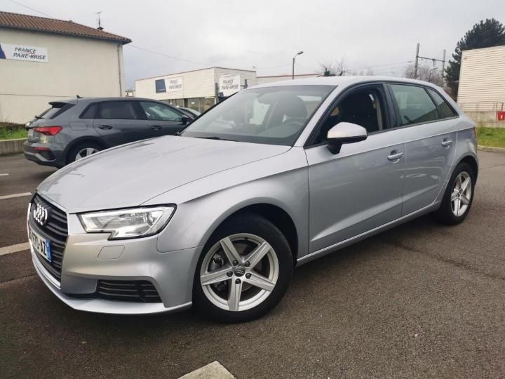 AUDI A3 SPORTBACK 2017 wauzzz8v5ja073178