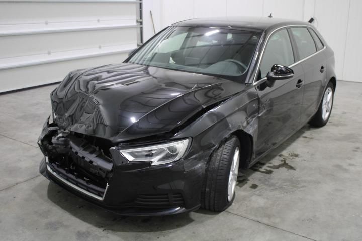 AUDI A3 SPORTBACK 2018 wauzzz8v5ja139082