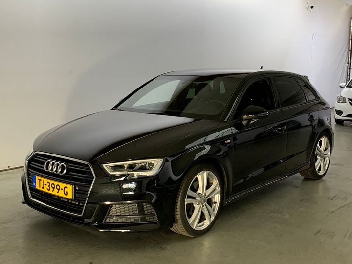 AUDI A3 SPORTBACK 2018 wauzzz8v5ja148946