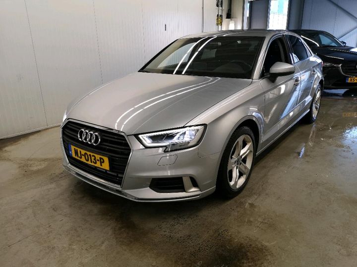 AUDI A3 2017 wauzzz8v6h1054794