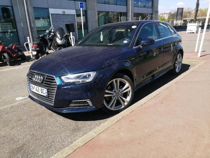 AUDI A3 SPORTBACK 2018 wauzzz8v6ja105782