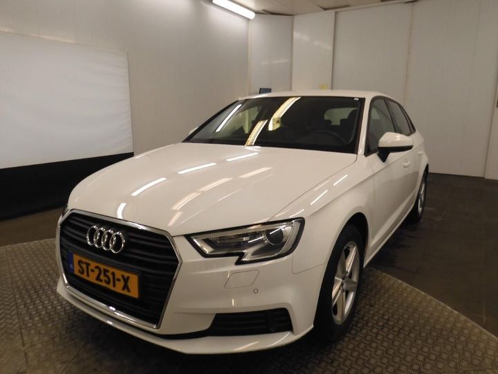 AUDI A3 SPORTBACK 2018 wauzzz8v6ja129533