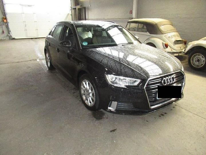 AUDI A3 SALON 2018 wauzzz8v6ka008521