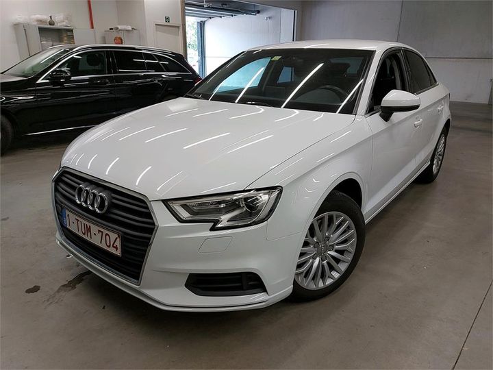 AUDI A3 BERLINE 2018 wauzzz8v7j1050369