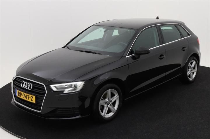 AUDI A3 SPORTBACK 2018 wauzzz8v7ja068919