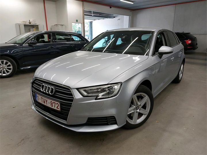 AUDI A3 SPORTBACK 2018 wauzzz8v7ja099359