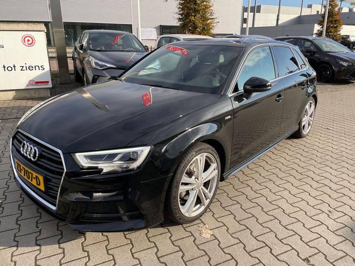 AUDI A3 SPORTBACK 2019 wauzzz8v7ka017308