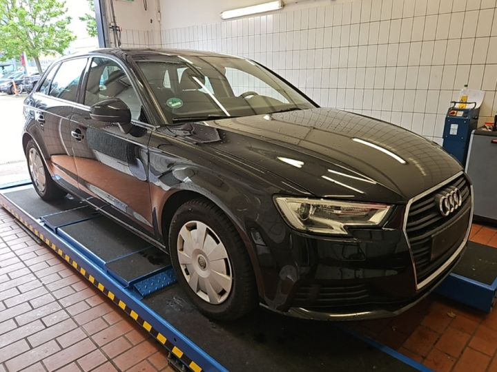 AUDI A3 SPORTBACK 2019 wauzzz8v7ka045190