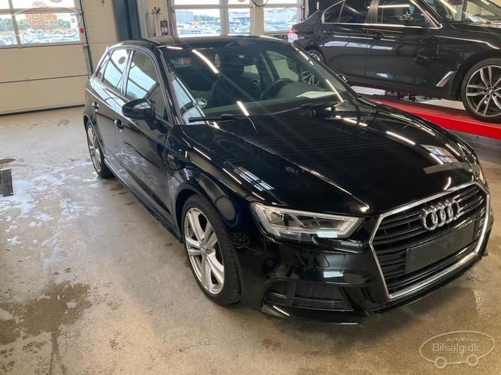 AUDI A3 SPORTBACK 2019 wauzzz8v7ka112855