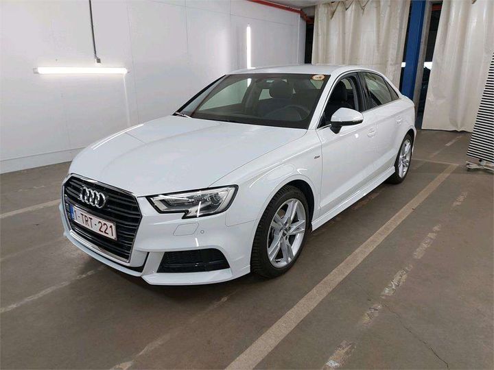 AUDI A3 BERLINE 2018 wauzzz8v8j1046198