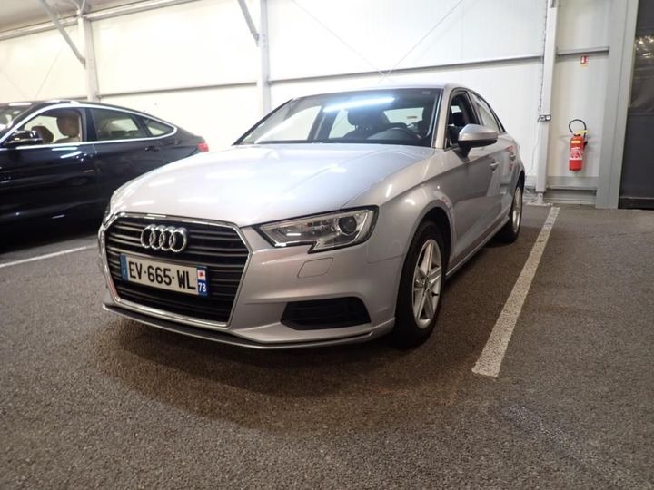 AUDI A3 BERLINE 2018 wauzzz8v8j1058917