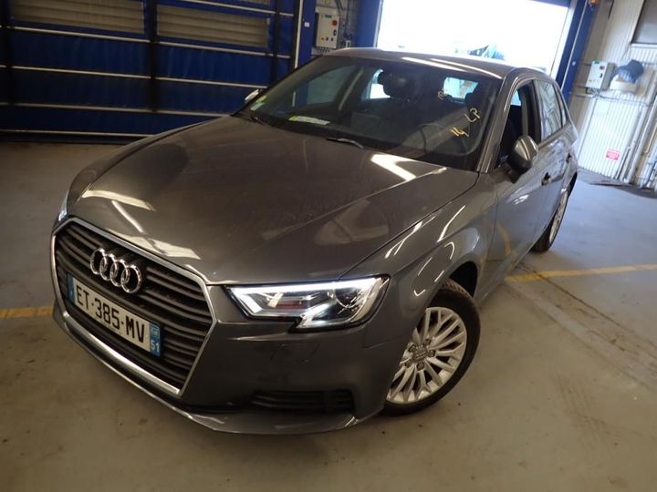 AUDI A3 SPORTBACK 2018 wauzzz8v8ja079413