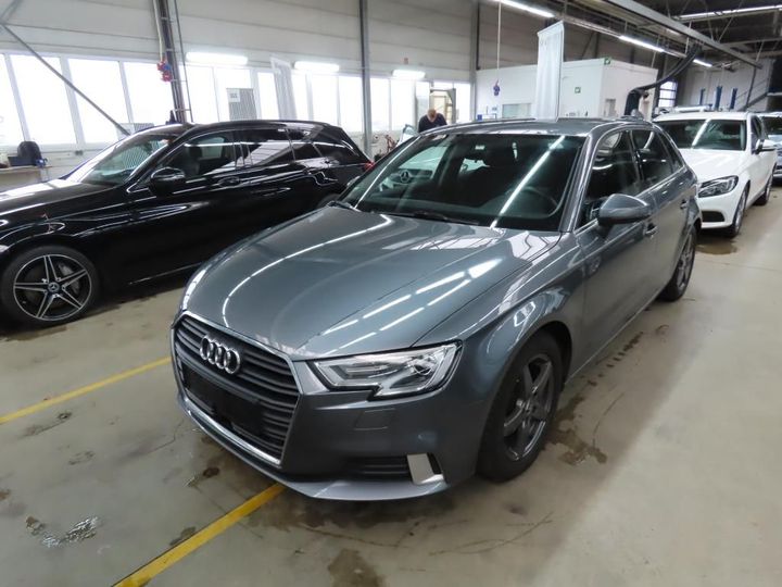 AUDI A3 SPORTBACK 2018 wauzzz8v8ja084384