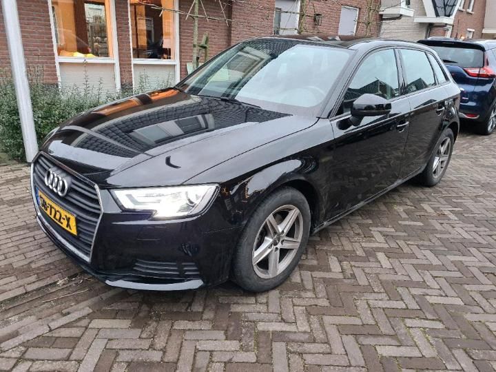 AUDI A3 SPORTBACK 2018 wauzzz8v8ja100017