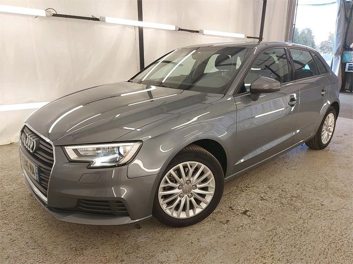 AUDI A3 SPORTBACK 2018 wauzzz8v8ja115309