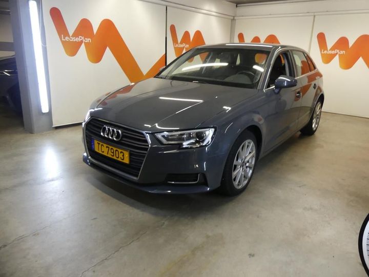 AUDI A3 SPORTBACK 2018 wauzzz8v8ja116623