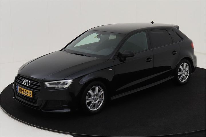 AUDI A3 SPORTBACK 2018 wauzzz8v8ja126729