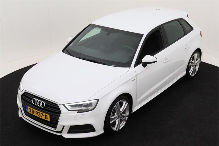 AUDI A3 SPORTBACK 2018 wauzzz8v8ja128562