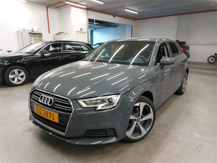 AUDI A3 SPORTBACK 2018 wauzzz8v8ja128741