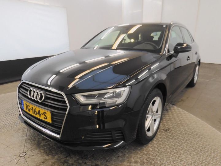 AUDI A3 SPORTBACK 2018 wauzzz8v8ja150786