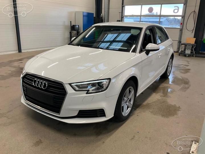 AUDI A3 SPORTBACK 2019 wauzzz8v8ka051726