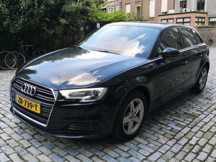 AUDI A3 SPORTBACK 2019 wauzzz8v8ka075153