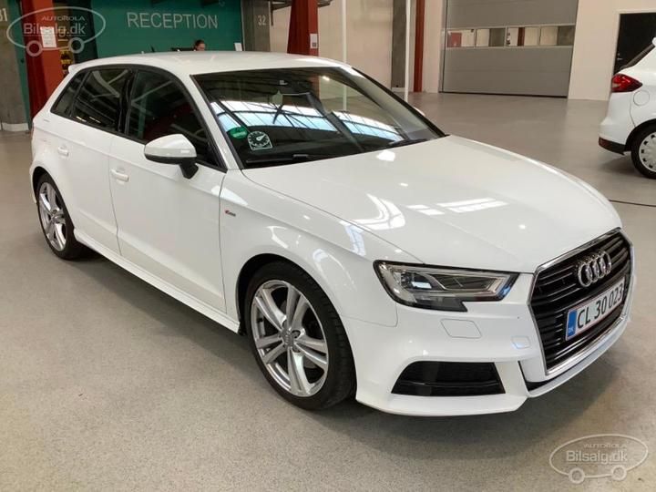 AUDI A3 SPORTBACK 2019 wauzzz8v8ka120205