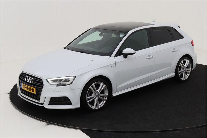 AUDI A3 SPORTBACK 2018 wauzzz8v9ja140459