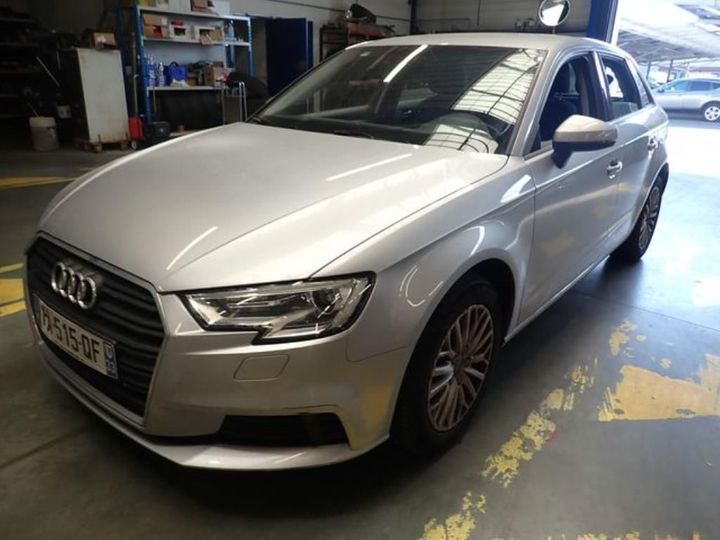 AUDI A3 SPORTBACK 2018 wauzzz8v9ja151512